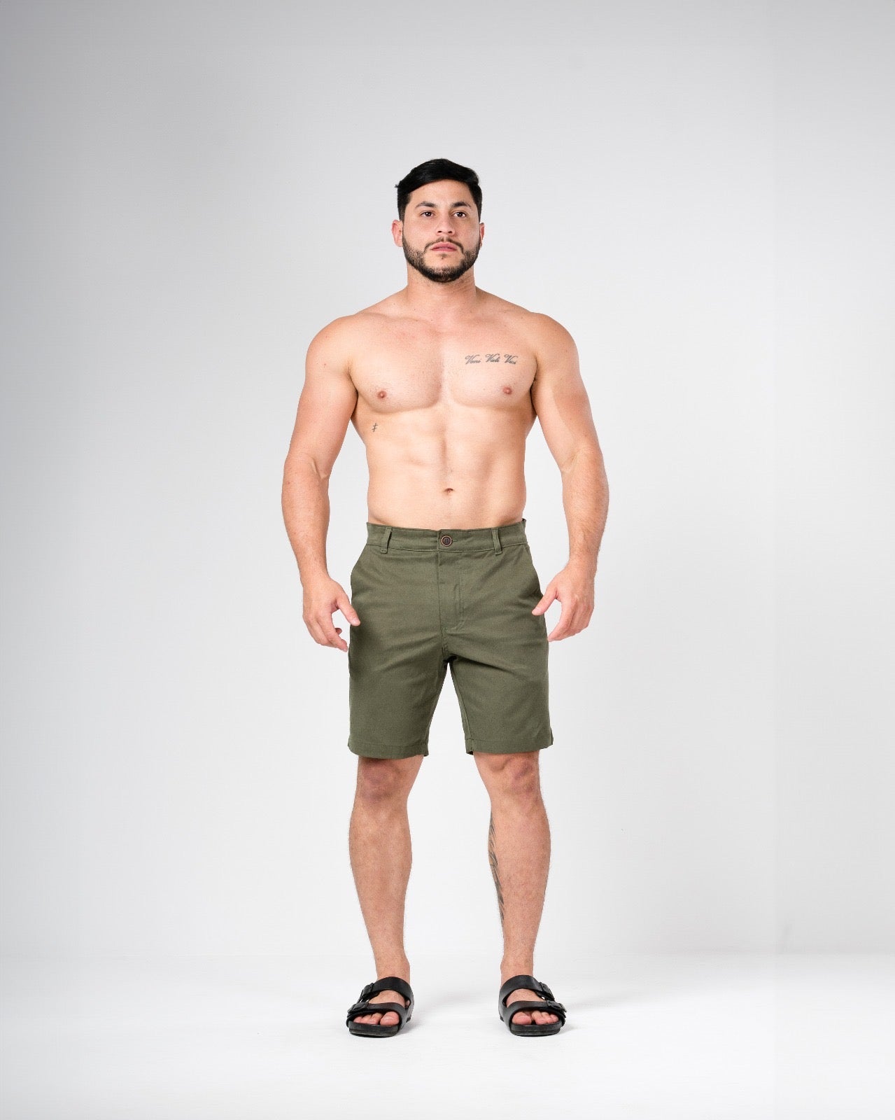 Bermuda alfaiataria verde militar