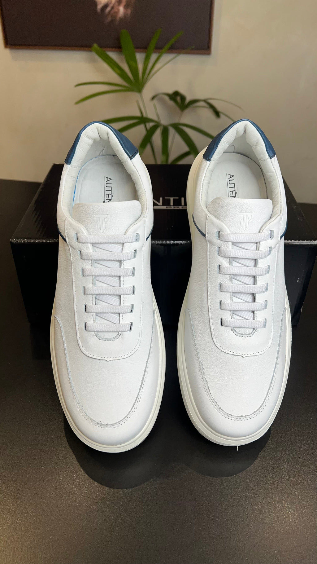 Tênis sneaker couro legítimo AUTÊNTICO