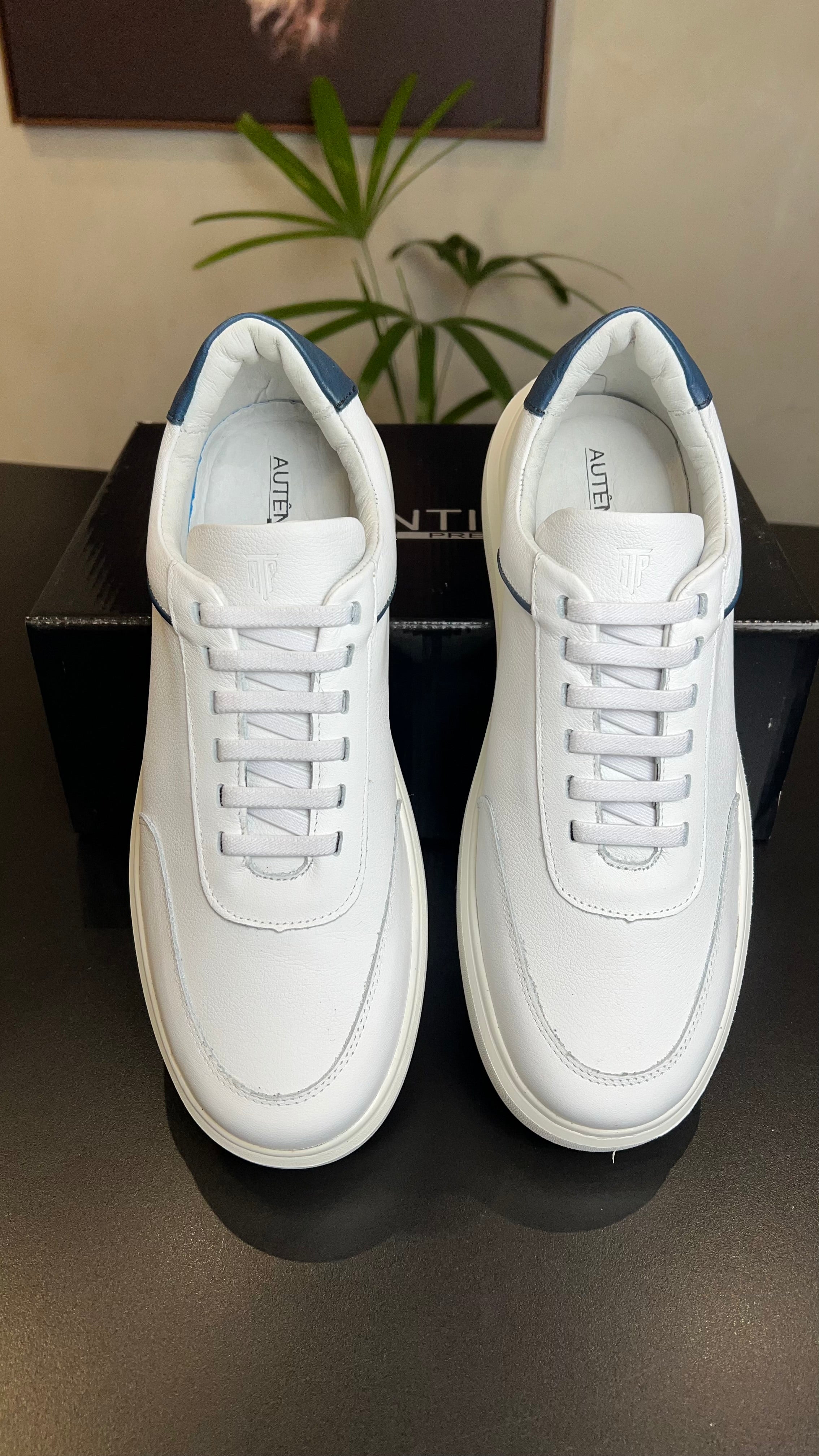 Tênis sneaker couro legítimo AUTÊNTICO