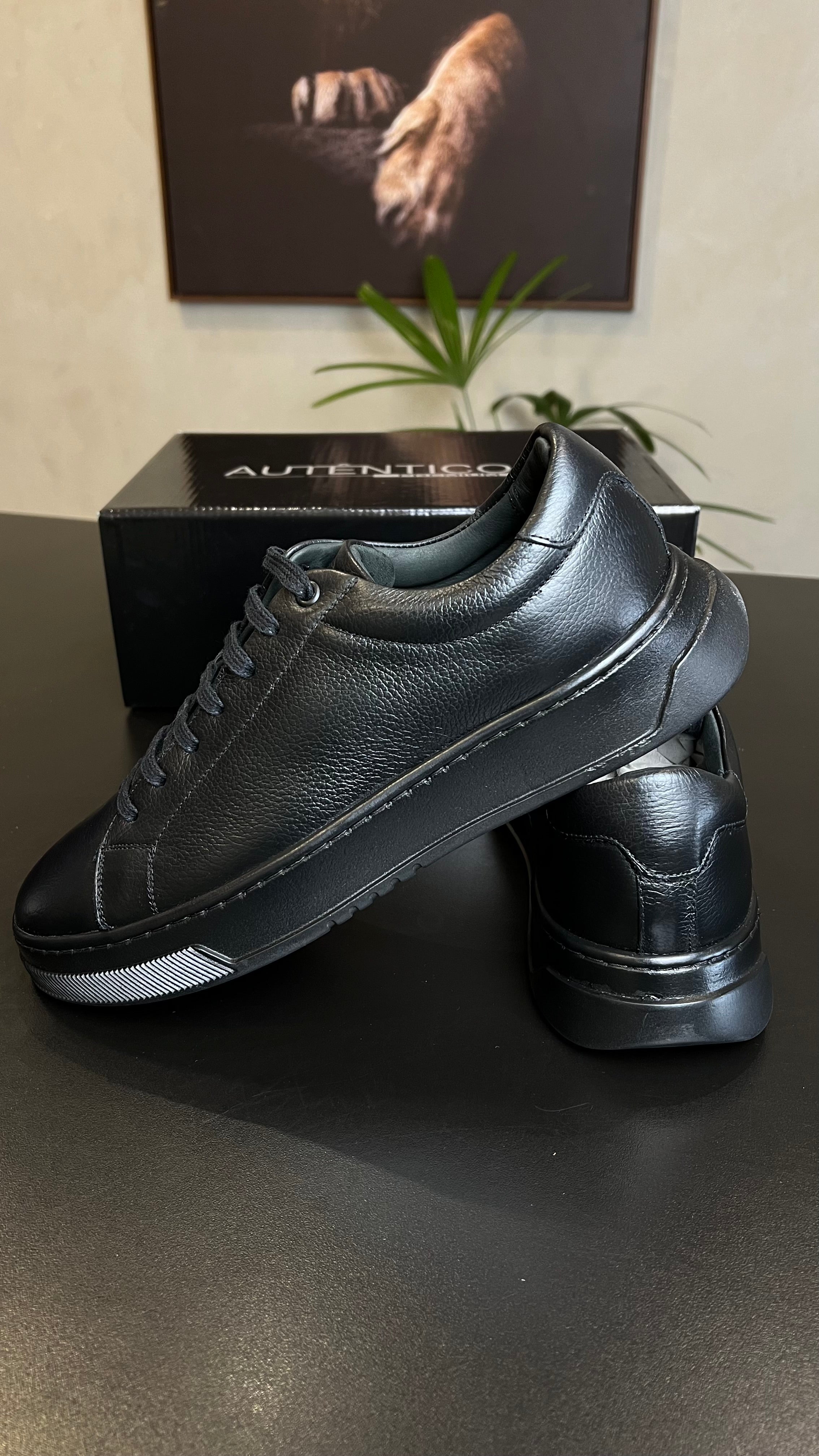 Tênis sneaker couro legítimo AUTÊNTICO