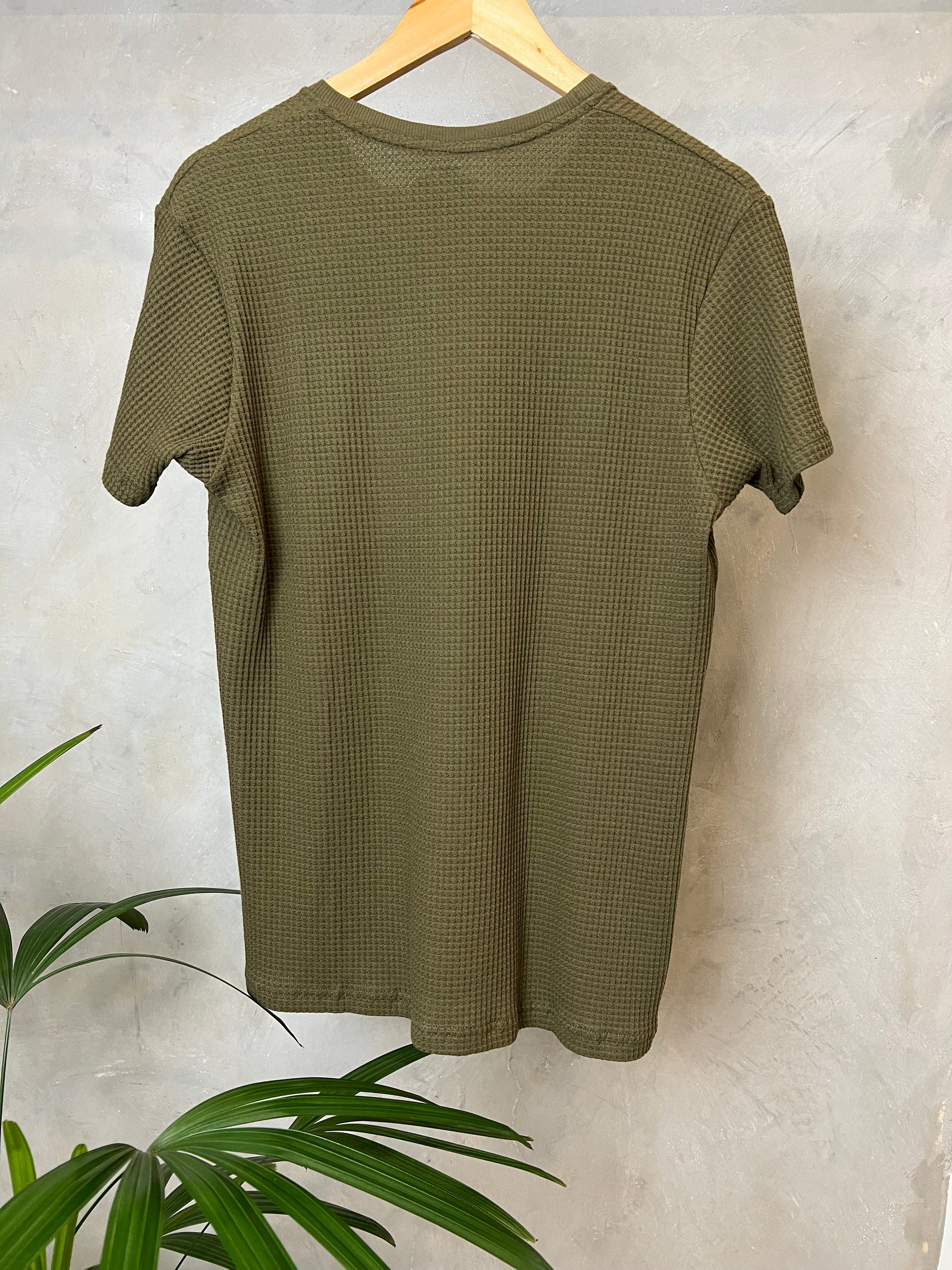 Camisa Texturizada Básica verde militar