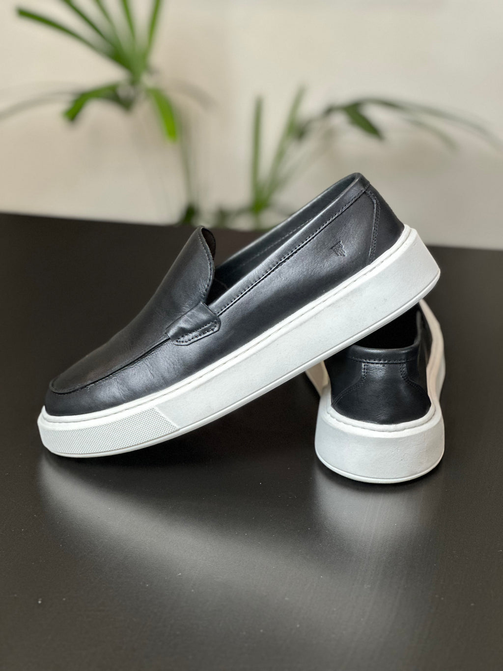 Tênis sneaker couro legítimo AUTÊNTICO