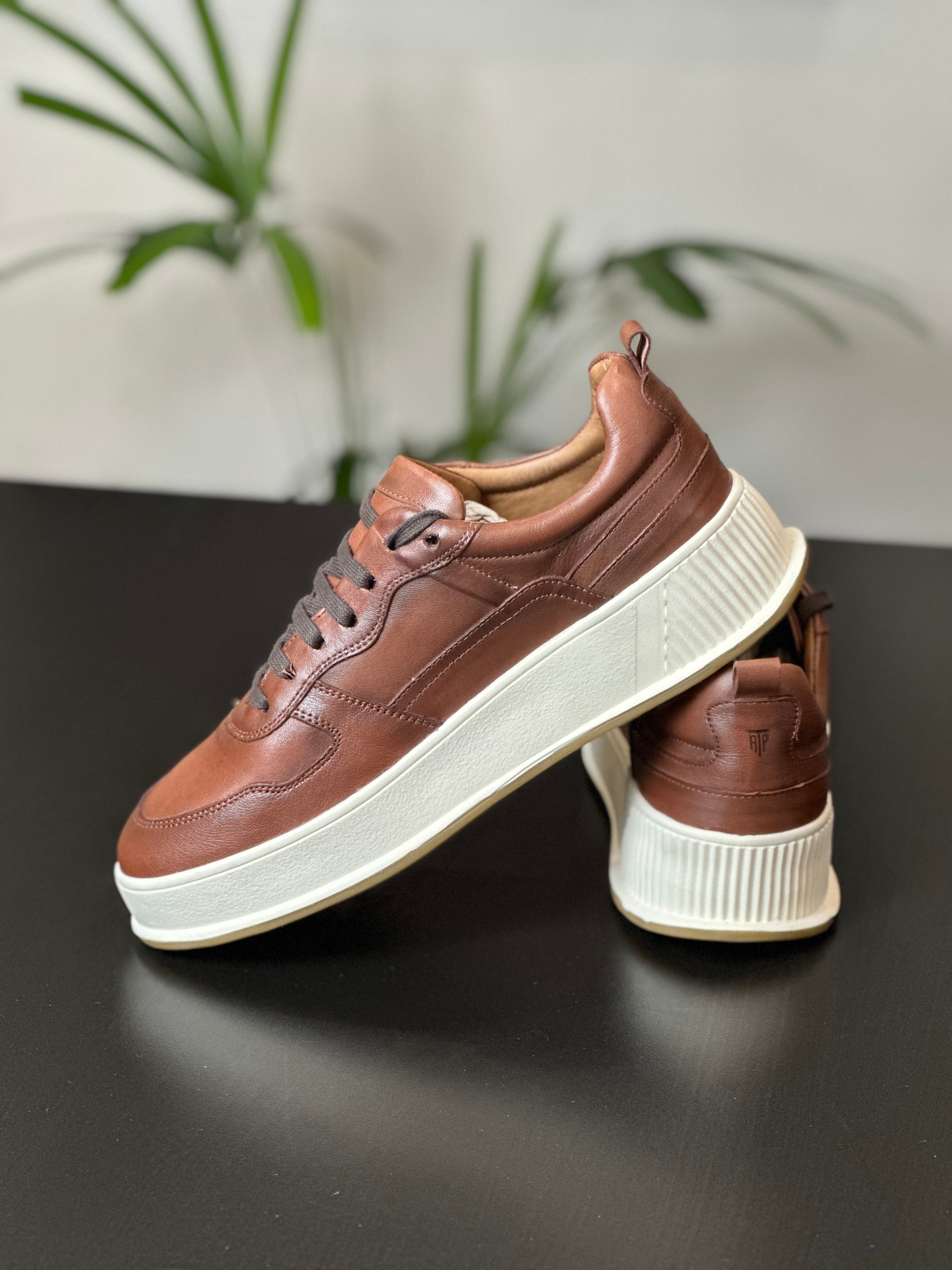 Tênis sneaker couro legítimo AUTÊNTICO