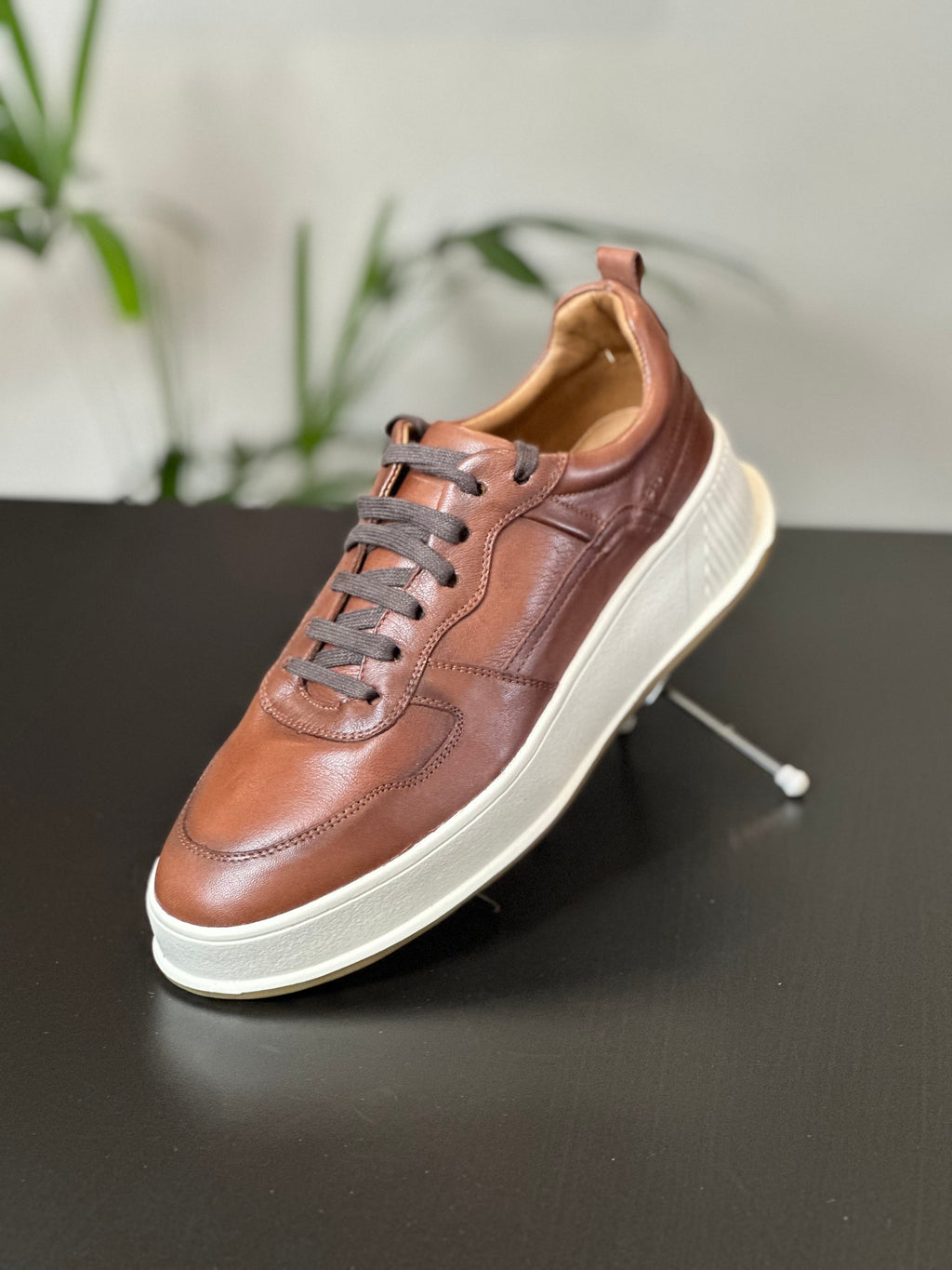 Tênis sneaker couro legítimo AUTÊNTICO