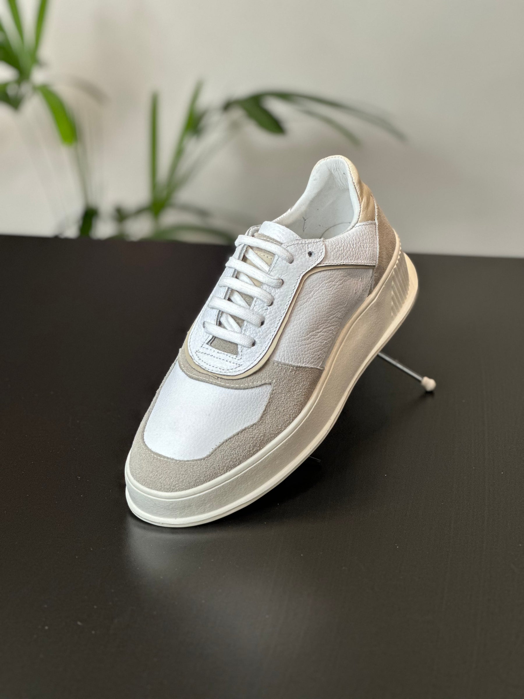 Tênis sneaker couro legítimo AUTÊNTICO