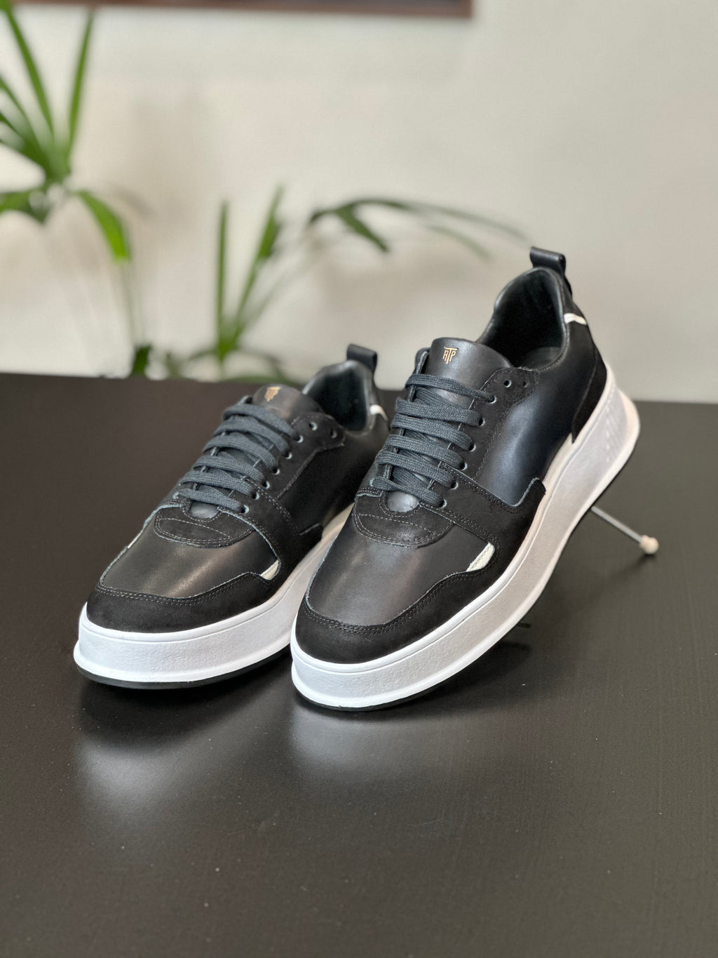 Tênis sneaker couro legítimo AUTÊNTICO