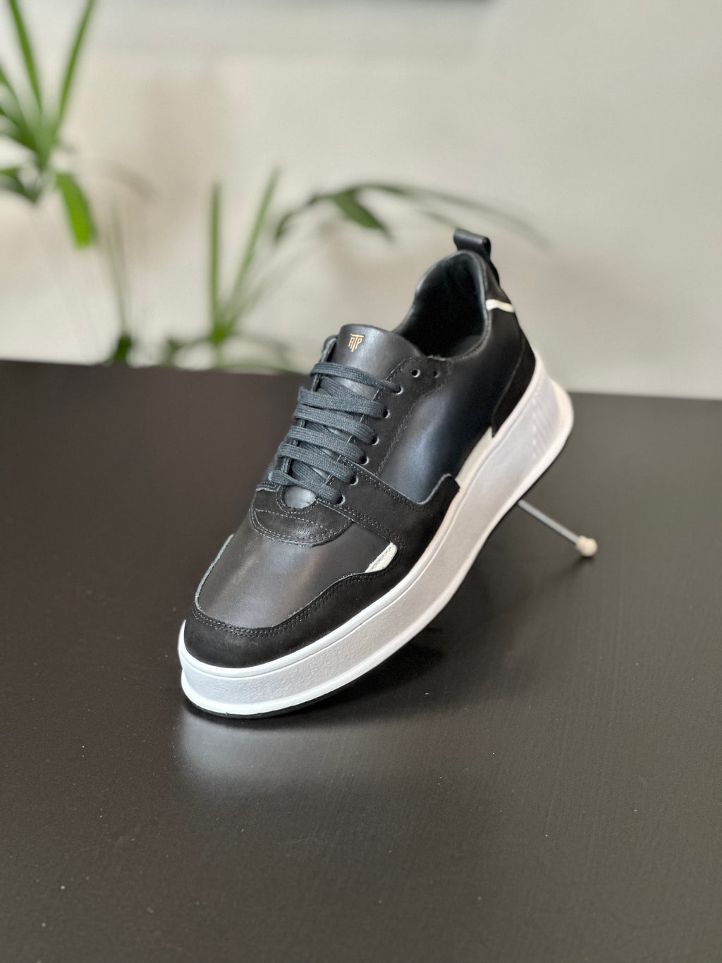 Tênis sneaker couro legítimo AUTÊNTICO