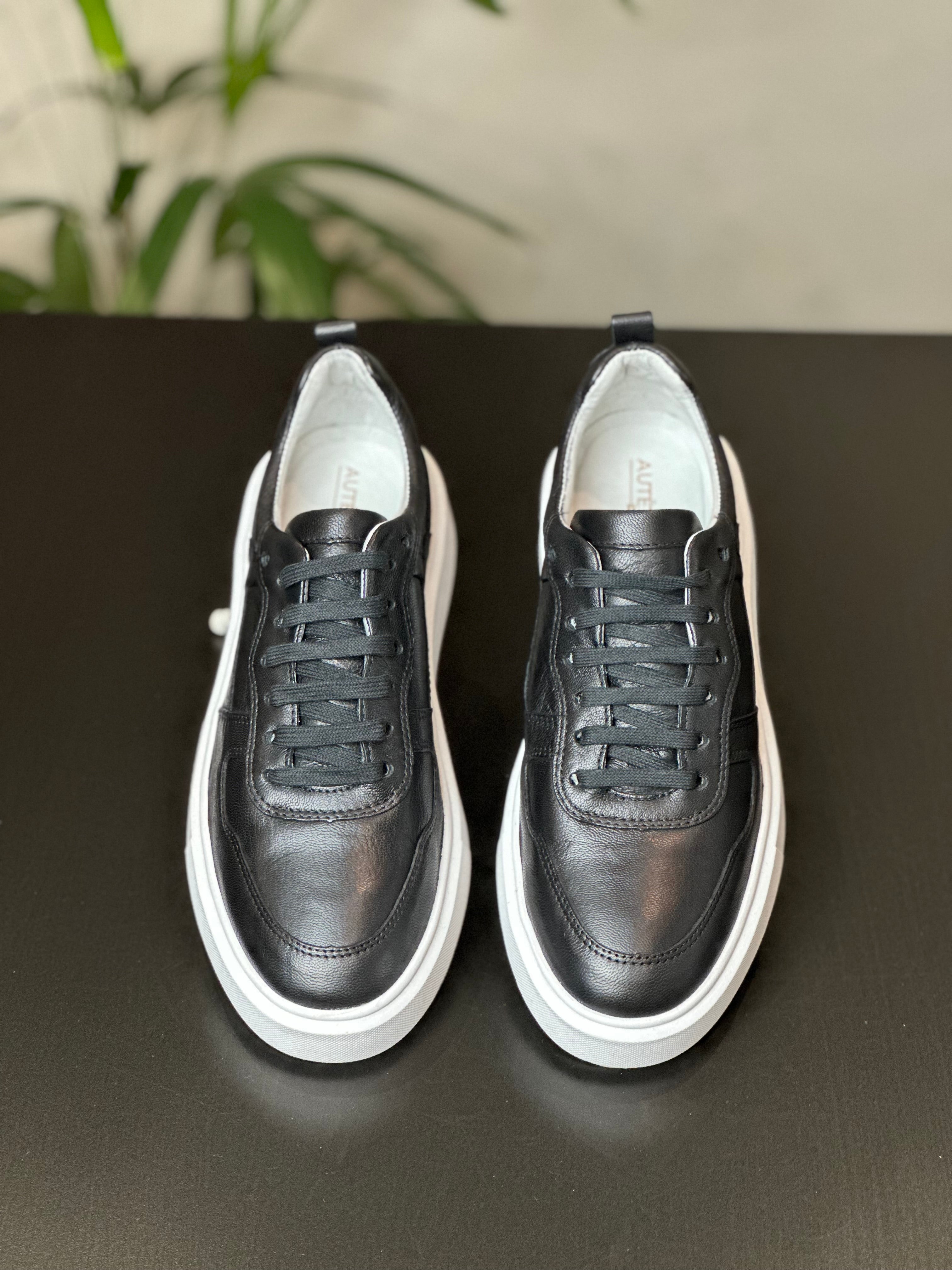 Tênis sneaker couro legítimo AUTÊNTICO