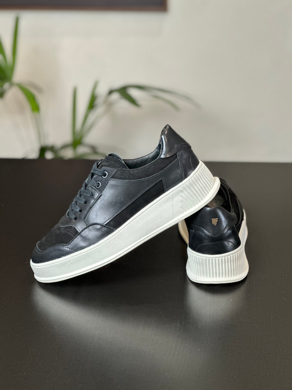 Tênis sneaker couro legítimo AUTÊNTICO